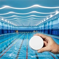 Ātri putojošs 90% TCCA peldbaseins ar tīru ūdeni